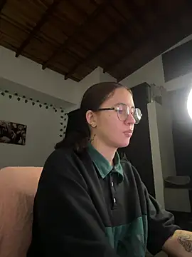 Camil Lee online show from 03/08/25, 01:17