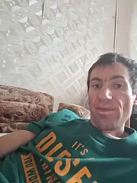 Snapshot of SereneBulge81 chatting on 09/25/25, 08:07 SereneBulge81 online show from 09/25/25, 08:07