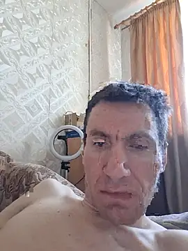 Snapshot of SereneBulge81 chatting on 04/20/26, 10:40 SereneBulge81 online show from 04/20/26, 10:40