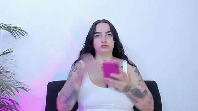 Snapshot of Celestte chatting on 09/11/25, 12:33 Celestte online show from 09/11/25, 12:33