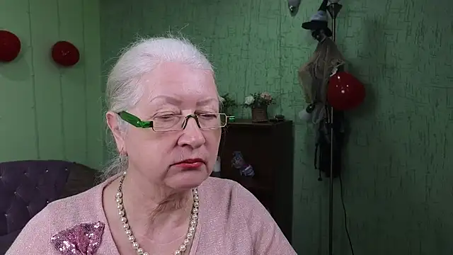 Maya Mayflower online show from 03/10/25, 12:26