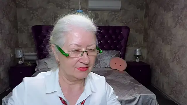 Maya Mayflower online show from 03/12/25, 09:12