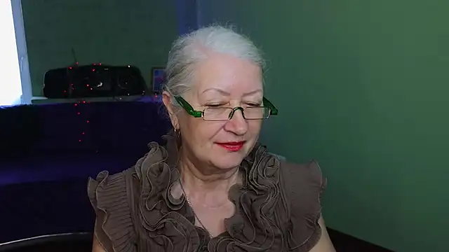 Maya Mayflower online show from 03/19/25, 12:23