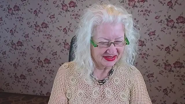 Maya Mayflower online show from 09/25/25, 04:16