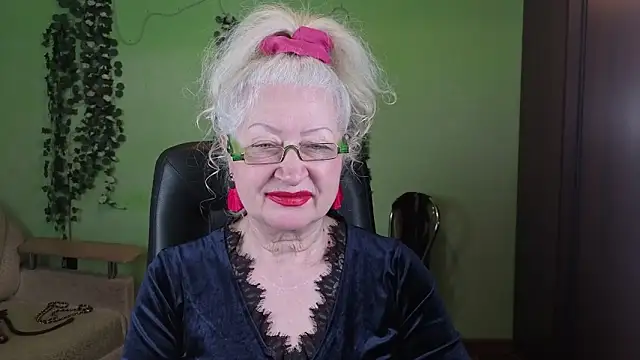 Maya Mayflower online show from 02/02/26, 03:05