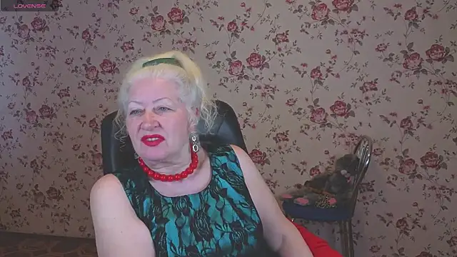 Snapshot of Maya_Mayflower chatting on 04/21/26, 03:13 Maya Mayflower online show from 04/21/26, 03:13