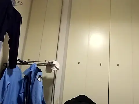 Snapshot of taaaaaa- chatting on 12/05/25, 12:36 taaaaaa- online show from 12/05/25, 12:36