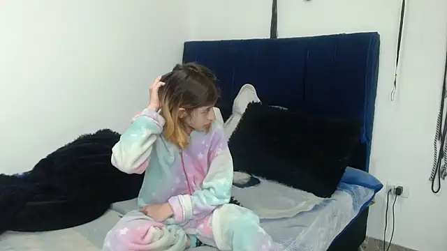 KratosAfroditacs online show from 10/21/25, 12:44