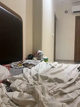 Snapshot of Randomrahulpillu chatting on 11/13/25, 11:20 Randomrahulpillu online show from 11/13/25, 11:20