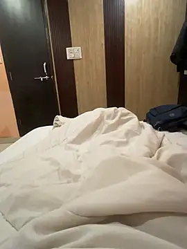 Snapshot of Randomrahulpillu chatting on 02/17/26, 02:30 Randomrahulpillu online show from 02/17/26, 02:30