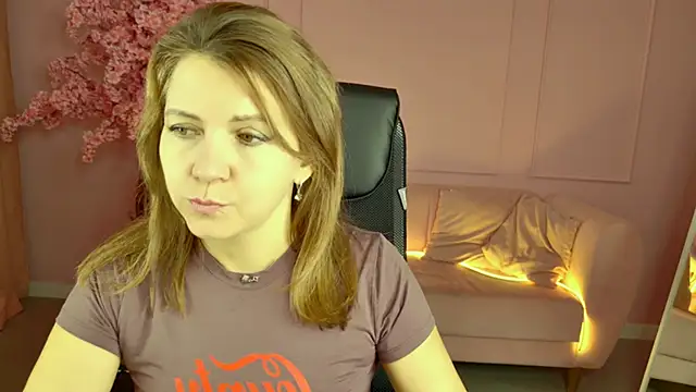 NicoleHitman online show from 11/07/25, 05:18