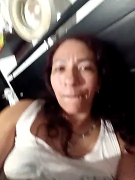 Snapshot of Antonela45 chatting on 10/31/25, 01:28 Antonela45 online show from 10/31/25, 01:28