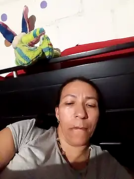 Snapshot of Antonela45 chatting on 11/27/25, 02:35 Antonela45 online show from 11/27/25, 02:35