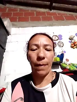 Snapshot of Antonela45 chatting on 12/19/25, 01:23 Antonela45 online show from 12/19/25, 01:23