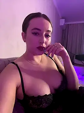 AlisaQSky online show from 10/25/25, 02:13