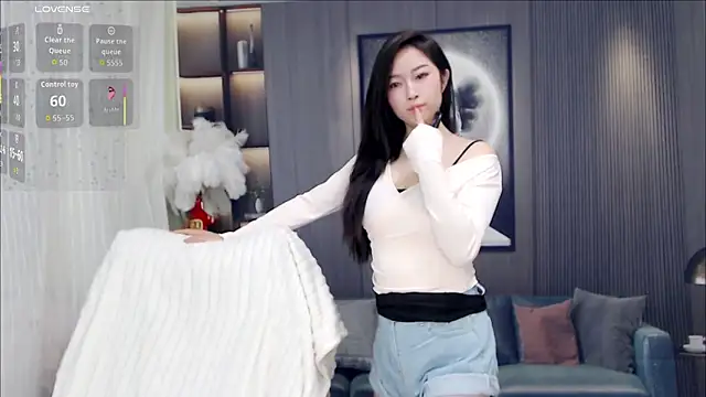 Snapshot of October_10 chatting on 03/08/26, 05:00 October 10 online show from 03/08/26, 05:00