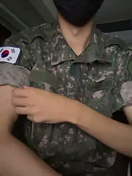 Snapshot of hello038038 chatting on 11/30/25, 09:13 hello038038 online show from 11/30/25, 09:13