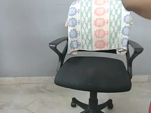 Snapshot of Surjeet_Kaur chatting on 09/16/25, 04:24 Surjeet Kaur online show from 09/16/25, 04:24