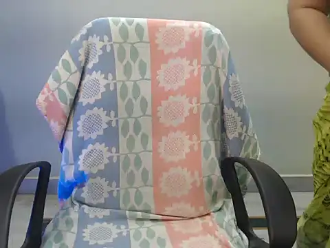 Snapshot of Surjeet_Kaur chatting on 02/25/26, 04:11 Surjeet Kaur online show from 02/25/26, 04:11