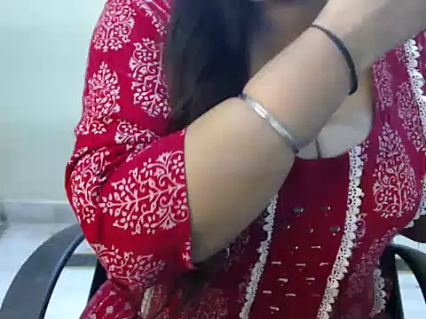 Snapshot of Surjeet_Kaur chatting on 03/31/26, 01:07 Surjeet Kaur online show from 03/31/26, 01:07