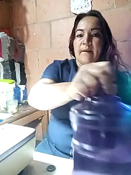 Snapshot of isis_milove chatting on 03/11/26, 11:05 isis milove online show from 03/11/26, 11:05