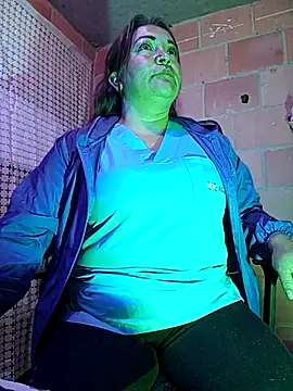 Snapshot of isis_milove chatting on 03/14/26, 05:29 isis milove online show from 03/14/26, 05:29