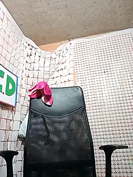 Snapshot of isis_milove chatting on 04/08/26, 11:21 isis milove online show from 04/08/26, 11:21