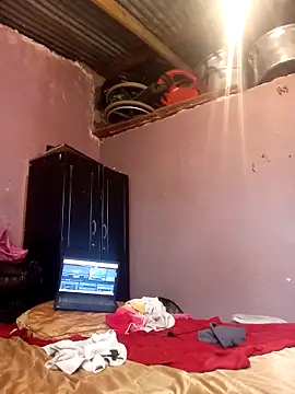 Snapshot of Latte1204 chatting on 03/07/25, 09:29 Latte1204 online show from 03/07/25, 09:29