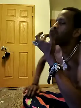 Snapshot of BadazzRXL chatting on 11/12/25, 04:40 BadazzRXL online show from 11/12/25, 04:40