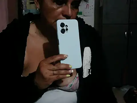 Snapshot of BiancaSteel chatting on 07/02/26, 11:44 BiancaSteel online show from 07/02/26, 11:44