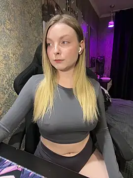 Snapshot of Lina_ly chatting on 04/24/26, 08:00 Lina ly online show from 04/24/26, 08:00