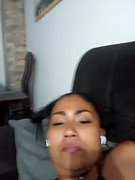 Ariana Rodriguez online show from 10/04/25, 02:20