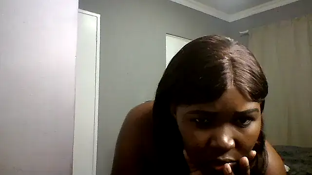 Snapshot of prettymonalisaRSA chatting on 04/21/26, 04:01 prettymonalisaRSA online show from 04/21/26, 04:01