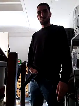 Snapshot of Anthopassif84 chatting on 03/17/25, 09:12 Anthopassif84 online show from 03/17/25, 09:12