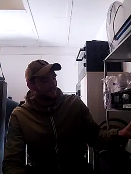 Snapshot of Anthopassif84 chatting on 03/21/25, 12:06 Anthopassif84 online show from 03/21/25, 12:06