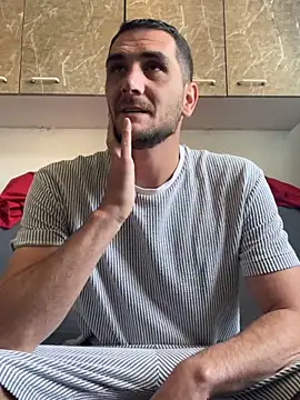 Snapshot of Anthopassif84 chatting on 10/16/25, 10:27 Anthopassif84 online show from 10/16/25, 10:27