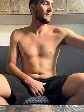 Snapshot of Anthopassif84 chatting on 10/22/25, 10:48 Anthopassif84 online show from 10/22/25, 10:48