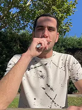 Snapshot of Anthopassif84 chatting on 11/04/25, 12:37 Anthopassif84 online show from 11/04/25, 12:37