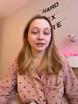 Snapshot of Bonechka chatting on 04/17/26, 07:44 Bonechka online show from 04/17/26, 07:44