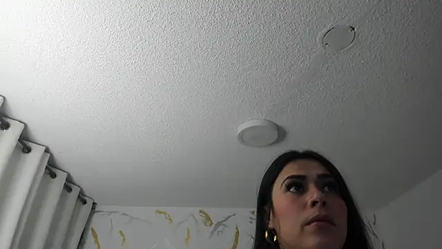 Snapshot of Cristal_Velle chatting on 03/24/26, 12:54 Cristal Velle online show from 03/24/26, 12:54