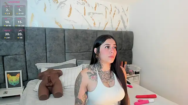 Snapshot of Cristal_Velle chatting on 03/28/26, 11:32 Cristal Velle online show from 03/28/26, 11:32