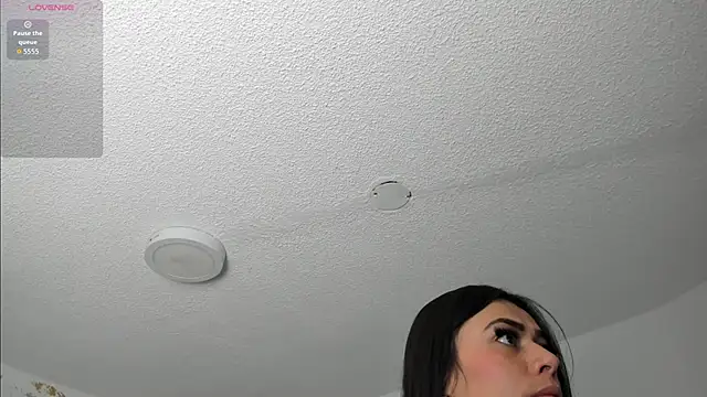 Snapshot of Cristal_Velle chatting on 04/17/26, 11:02 Cristal Velle online show from 04/17/26, 11:02