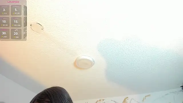 Snapshot of Cristal_Velle chatting on 06/09/26, 01:01 Cristal Velle online show from 06/09/26, 01:01
