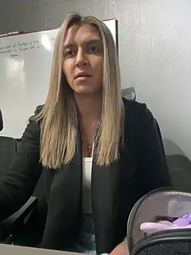 Isabella Varella online show from 01/15/26, 01:26