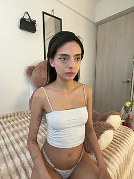 Snapshot of ZaraLuuv chatting on 03/10/26, 06:02 ZaraLuuv online show from 03/10/26, 06:02