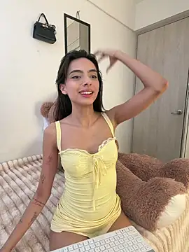 Snapshot of ZaraLuuv chatting on 03/13/26, 06:03 ZaraLuuv online show from 03/13/26, 06:03