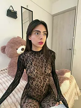 Snapshot of ZaraLuuv chatting on 03/20/26, 06:02 ZaraLuuv online show from 03/20/26, 06:02