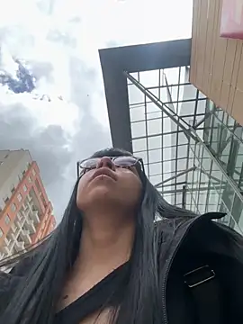 Snapshot of Saraa_Desiree chatting on 09/25/25, 04:32 Saraa Desiree online show from 09/25/25, 04:32