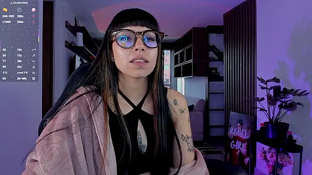 Snapshot of Saraa_Desiree chatting on 02/02/26, 09:02 Saraa Desiree online show from 02/02/26, 09:02