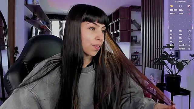 Snapshot of Saraa_Desiree chatting on 03/05/26, 08:49 Saraa Desiree online show from 03/05/26, 08:49